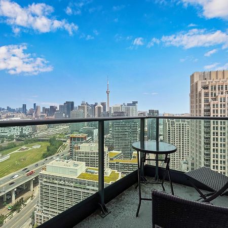 2 Bedroom Waterfront Condo Downtown W/ Free Parking Toronto Eksteriør billede
