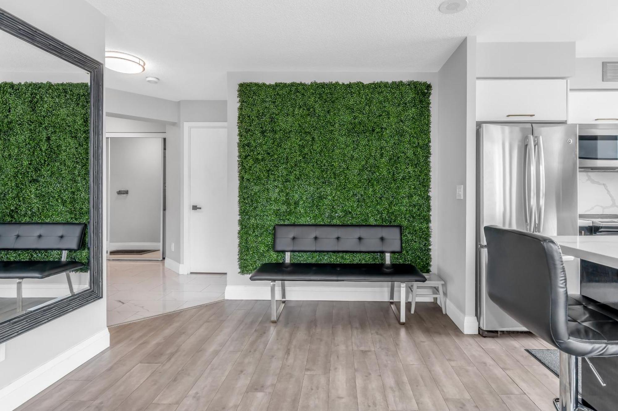 2 Bedroom Waterfront Condo Downtown W/ Free Parking Toronto Eksteriør billede